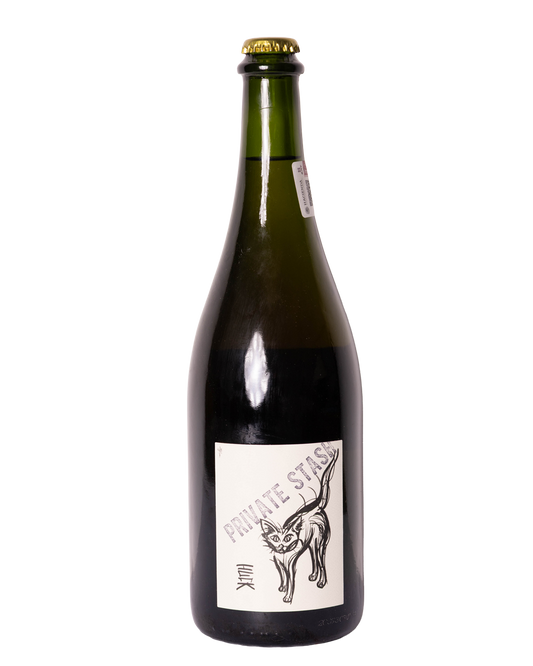 foto de botella de pet nat Huck private stash de absentee winery de California, USA
