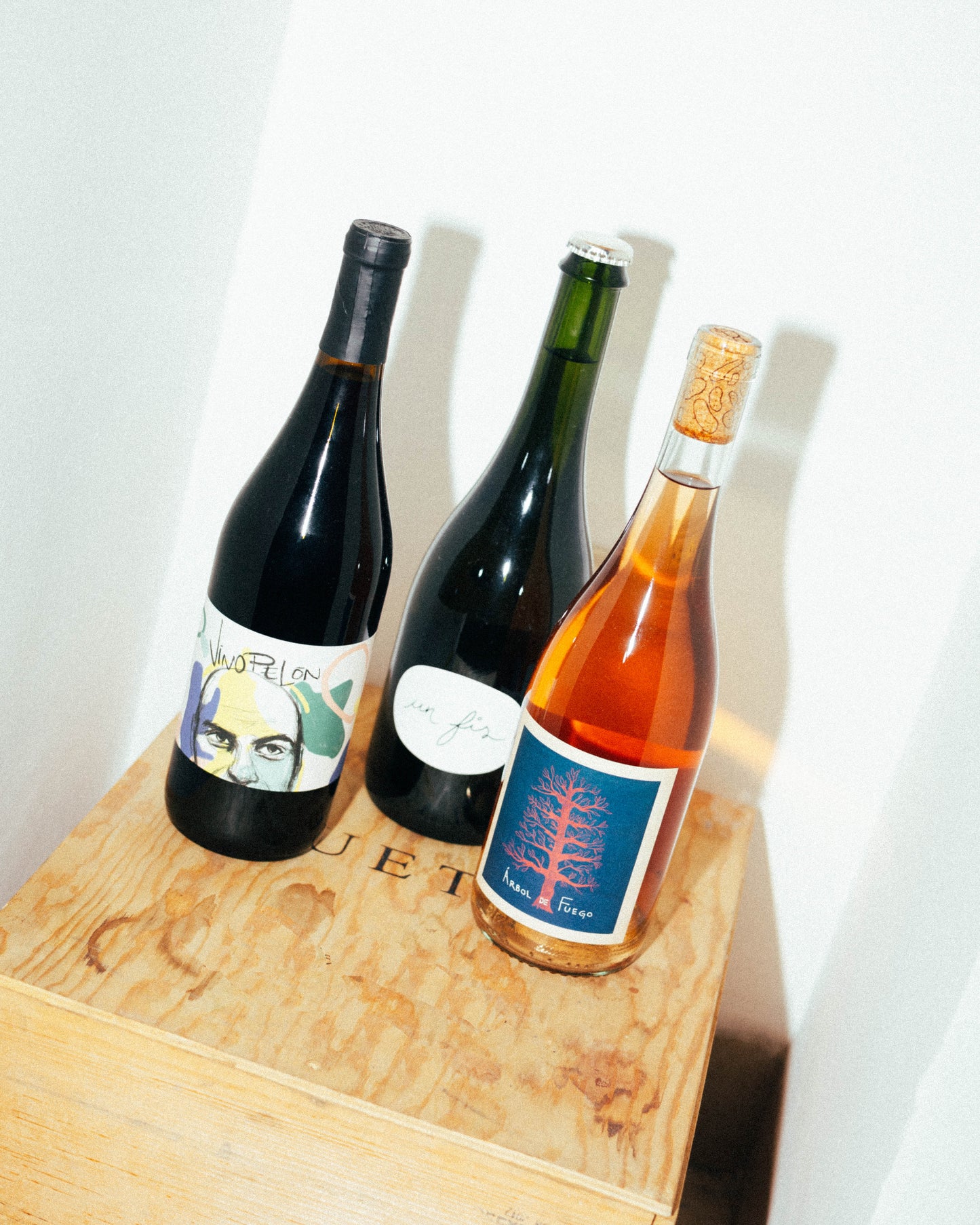 foto de tres vinos de silvana pijoan.