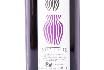 closeup etiqueta rosso anfora magnum cantina giardino
