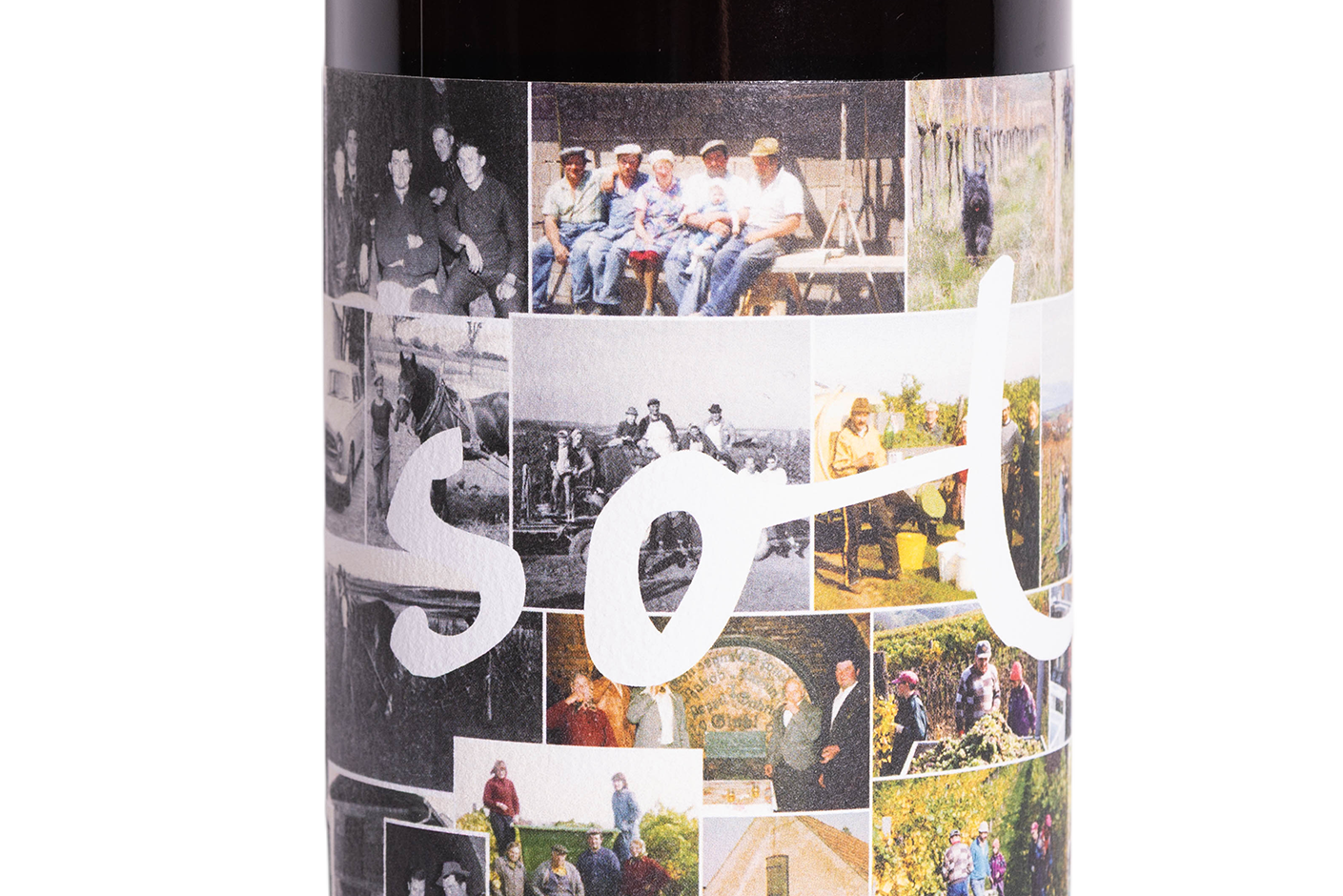 Botella de vino naranja Sol 2019 de Michael Gindl de Austria, closeup de etiqueta de vino Sol 2019 de Michale gindl de austria.